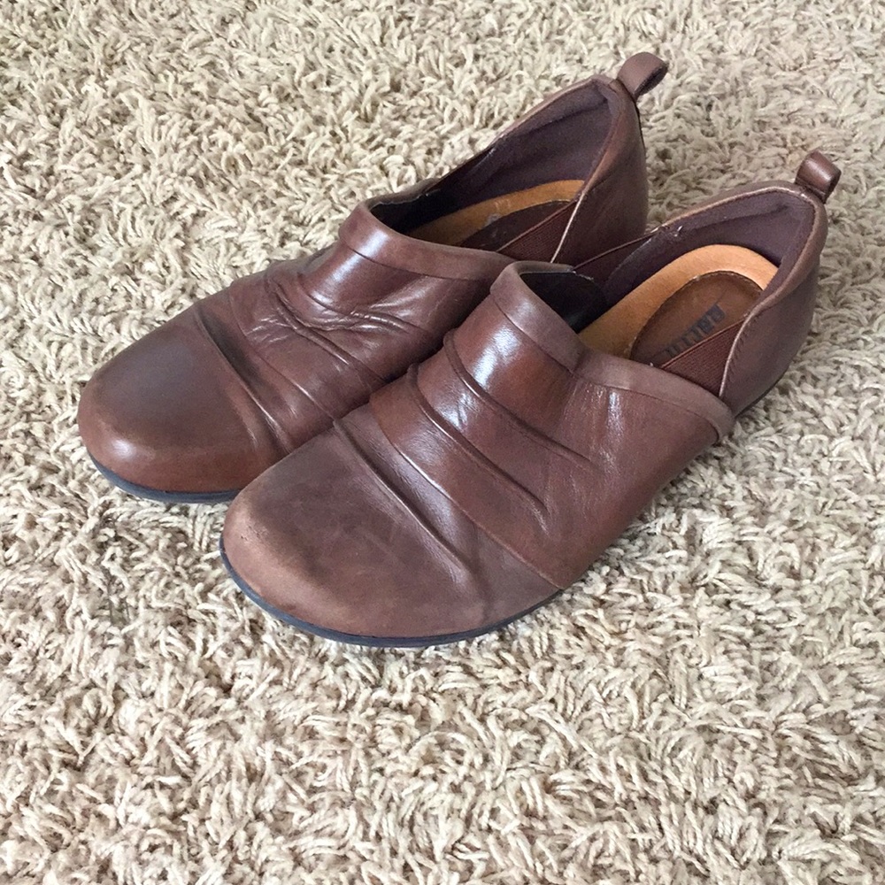 earth Heeled Shoes